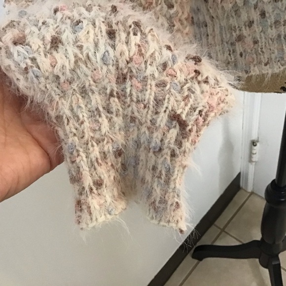 Hem & Thread Oatmeal Confetti Speckled Eyelash Sweater with Bishop Sleev… - Picture 5 of 14